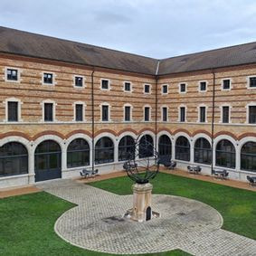 devanture de l'hôtel fourvière à lyon