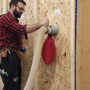 totem insufflation paroi